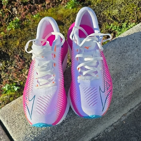 Mizuno Wave Rebellion Pro Women's Pink and White Athletic Shoes. Sz 7 - Picture 2 of 10